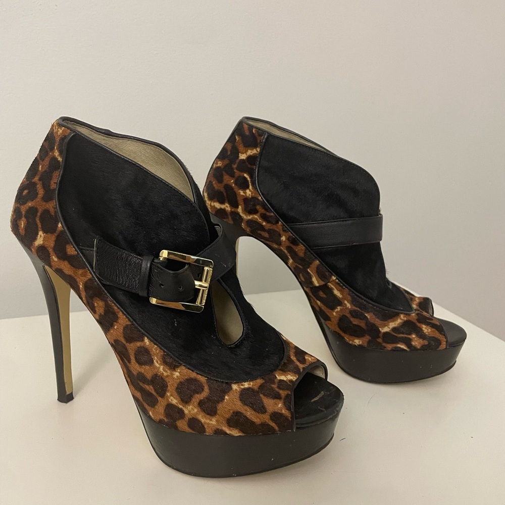 Micheal kors heel open toe size 7, used